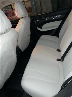 ئێم جی 5 پڵەس